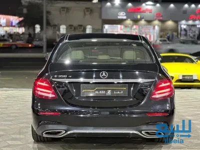 مرسيدس - بنز E 350 موديل 2020 أسود وبانوراما - بحالة ممتازة