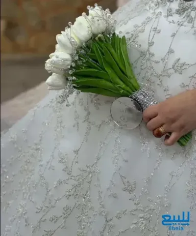 فستان عروس للبيع معه الملحقات. الطرحة وجيبونه وكاب المغربي
