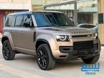 لاند روفر ديفيندر أوكتا 2026 أسود وذهبي - بحالة الممتاز وتحت