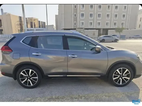 نيسان اكس تريل SL 2.5L V4